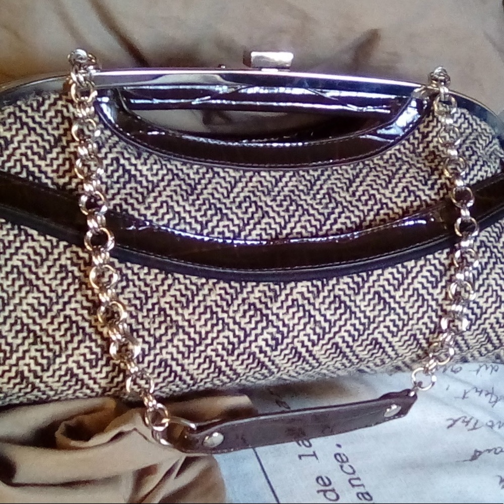 Apt. 9 clutch